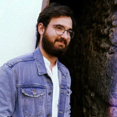 Carlos Moreno, quien te atiende y construye tu web